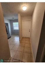 4118 Lakeside Dr, Unit 4118 Lakeside Drive in Tamarac, FL - Building Photo - Building Photo
