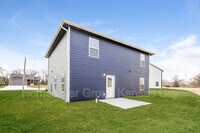 108 Burlington Dr photo'