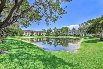 1202 Prospect Rd, Unit 1114 in Oakland Park, FL - Building Photo - Building Photo