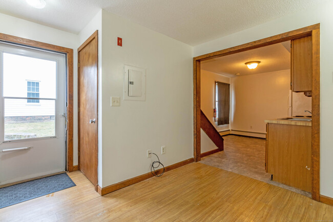 240 Lebanon Ave-Unit -2 in Colchester, CT - Building Photo - Building Photo