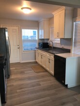 68 W 4th St in Tracy, CA - Foto de edificio - Building Photo