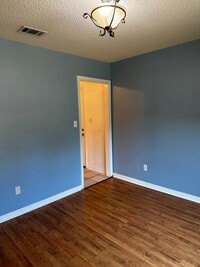 6579 Sinclair St photo'