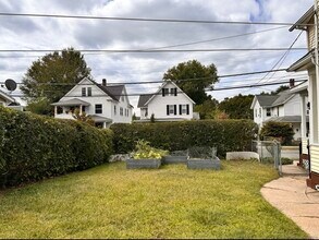 22 Hodge Ave in Ansonia, CT - Building Photo - Building Photo