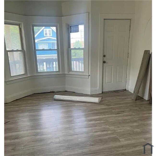 2761 E 120th St in Cleveland, OH - Building Photo - Building Photo