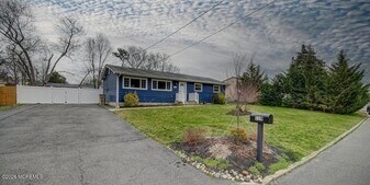 119 Pheasant Dr in Berkeley Township, NJ - Building Photo