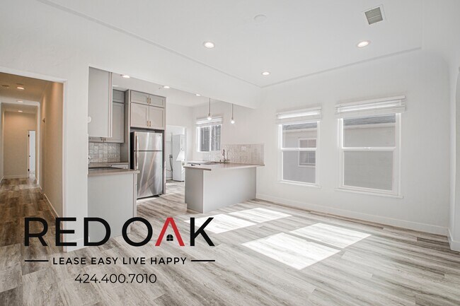 330 N Genesee Ave in Los Angeles, CA - Building Photo - Building Photo