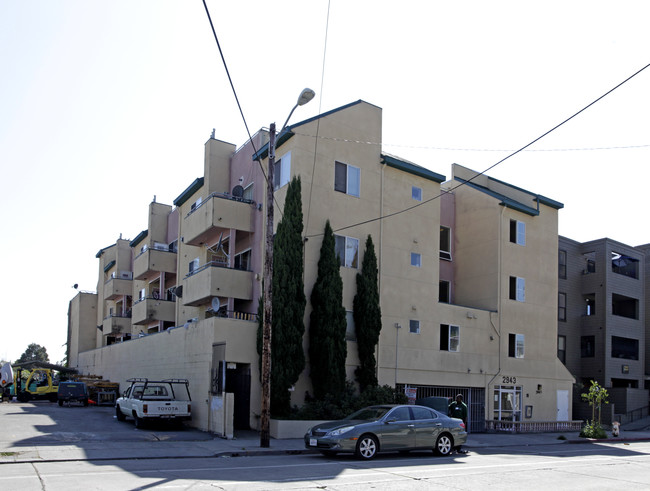 02943 in Oakland, CA - Foto de edificio - Building Photo