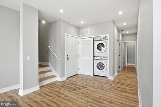 1000 W Girard Ave in Philadelphia, PA - Building Photo - Building Photo