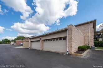 6109 Orchard Lake Rd in West Bloomfield Township, MI - Building Photo - Building Photo