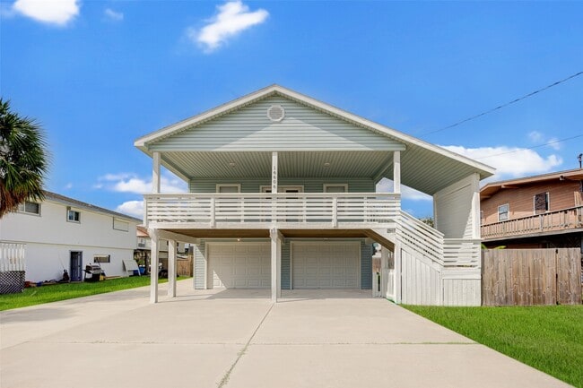16606 Jamaica Inn Rd in Jamaica Beach, TX - Building Photo - Building Photo