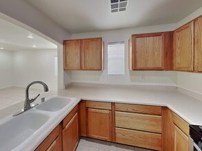 9274 Hollander Ave in Las Vegas, NV - Building Photo - Building Photo