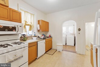 2039 N Gratz St in Philadelphia, PA - Building Photo - Building Photo