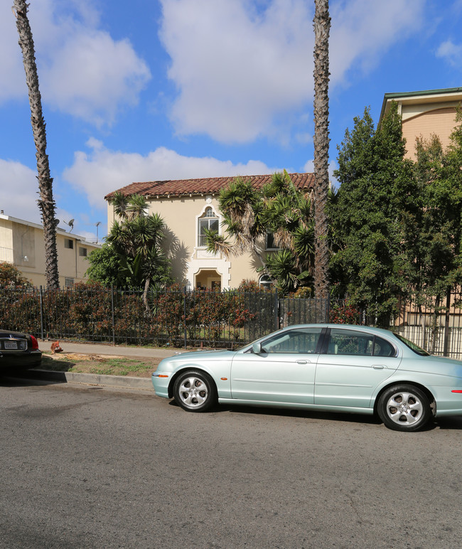 819 S Kenmore Ave in Los Angeles, CA - Building Photo - Building Photo