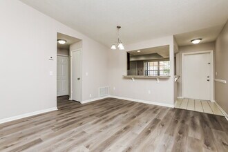 4406 Suntree Blvd in Orlando, FL - Building Photo - Building Photo