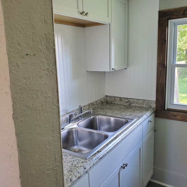 property at 1543 Reid Ave