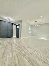 409 Evergreen Dr in Oldsmar, FL - Building Photo - Building Photo