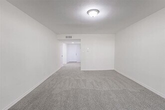 5055 Ridglea Ln in Fort Worth, TX - Building Photo - Building Photo