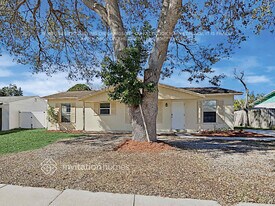 2706 40th St W in Bradenton, FL - Building Photo