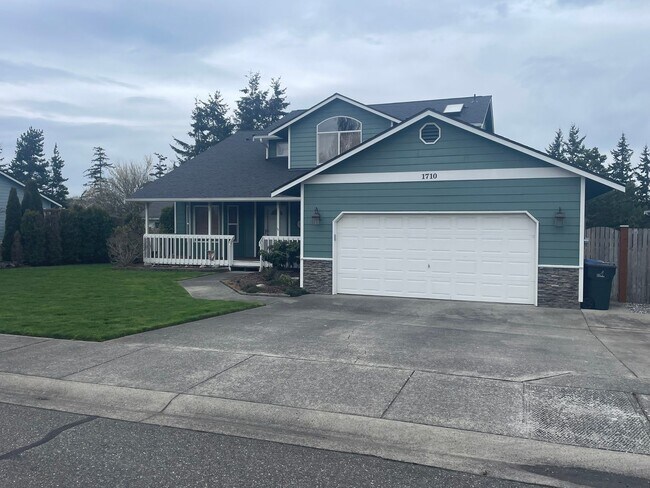 1710 SW 17th Ave in Oak Harbor, WA - Building Photo - Building Photo