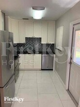 1410 NE 43rd Ct in Pompano Beach, FL - Foto de edificio - Building Photo