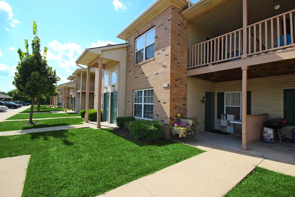 Canterbury House and Canterbury Woods in Morris, IL - Foto de edificio