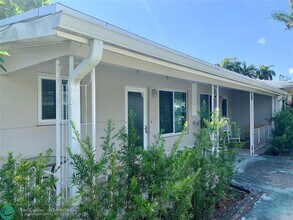 117 SE 2nd Ave-Unit -117 in Dania Beach, FL - Building Photo - Building Photo