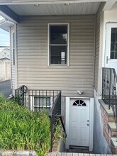 172 W Nicholai St in Hicksville, NY - Foto de edificio - Building Photo