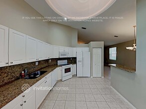 2300 E Aragon Blvd in Sunrise, FL - Building Photo - Building Photo