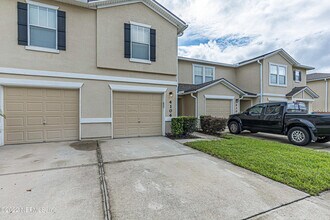 1500 Calming Water Dr in Orange Park, FL - Building Photo - Building Photo
