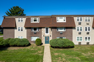 Kingswood Park Village in Bridgewater, MA - Building Photo - Building Photo