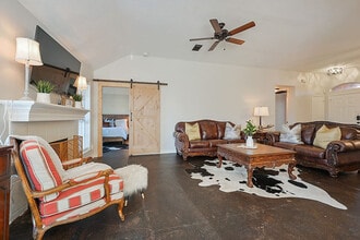 1708 Beaver Pond Ct in Bryan, TX - Building Photo - Building Photo