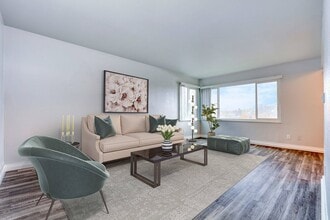 The Edge in Seattle, WA - Building Photo - Building Photo