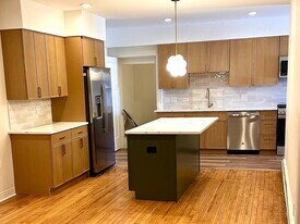 11019 E Woodstock St, Unit Hawley Penthouse in Huntley, IL - Building Photo