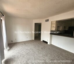 130 Warner Ave in Bonner Springs, KS - Building Photo - Building Photo