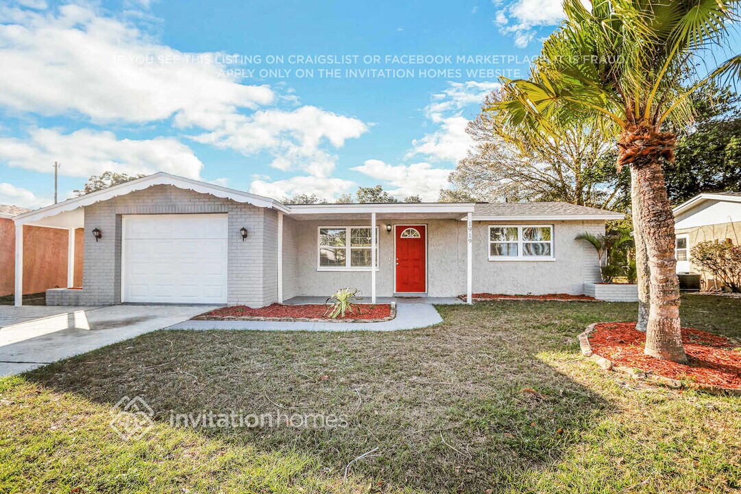 1919 Dartmouth Dr in Holiday, FL - Building Photo