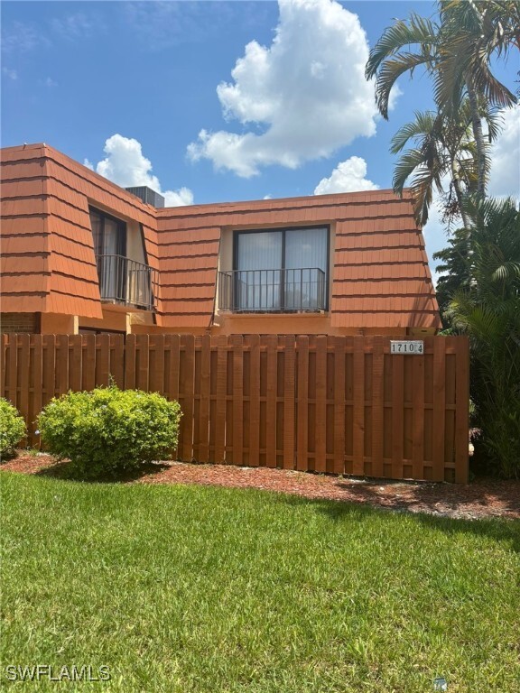 1710 Park Meadows Dr in Ft. Myers, FL - Building Photo - Building Photo