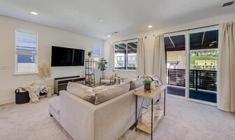 415 Arc Ct in Hayward, CA - Building Photo