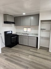 20096 Enid St in Stevinson, CA - Building Photo - Building Photo