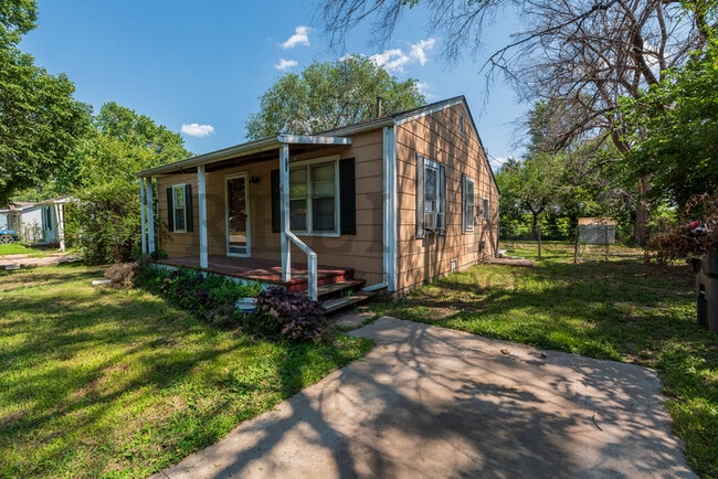345 Grover Ave in Wichita, KS - Building Photo - Building Photo