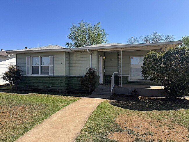 property at 1905 36th St