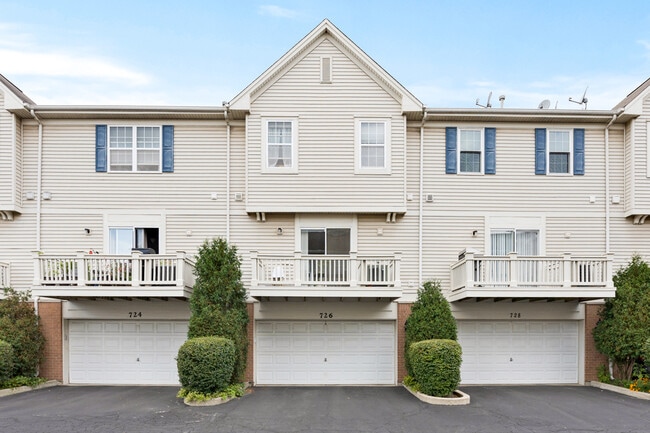 726 Hanbury Dr in Des Plaines, IL - Foto de edificio - Building Photo