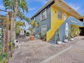 51 NE 24th St in Wilton Manors, FL - Building Photo - Building Photo