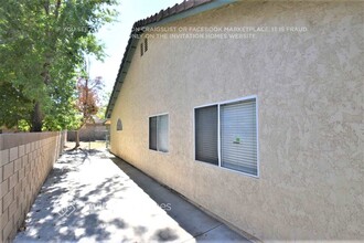 3810 W Ave J4 in Lancaster, CA - Building Photo - Building Photo