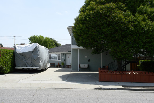 103-105 E Wayne Ct in Redwood City, CA - Building Photo - Building Photo