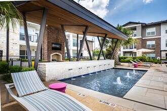 Adair Onion Creek in Austin, TX - Foto de edificio - Building Photo