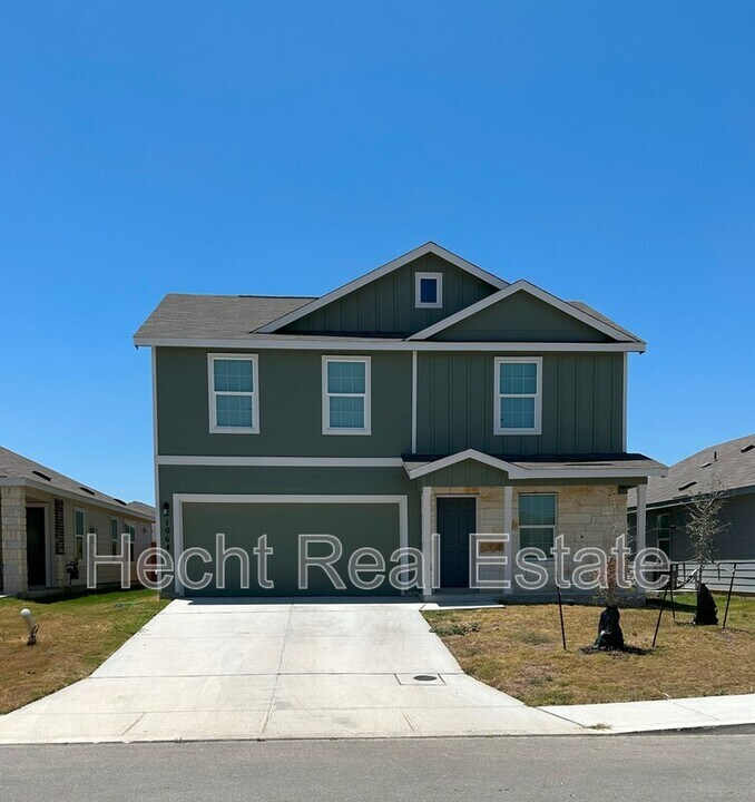 10646 Vinateros Dr in Converse, TX - Building Photo