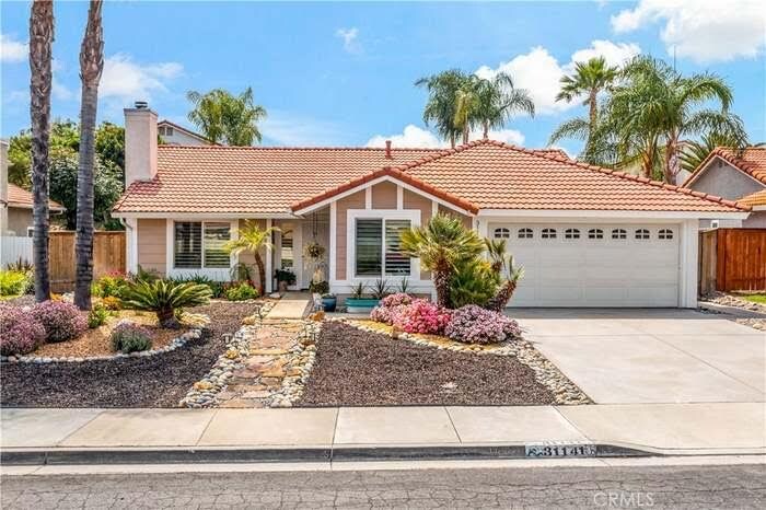 31141 Vía Gilberto in Temecula, CA - Foto de edificio