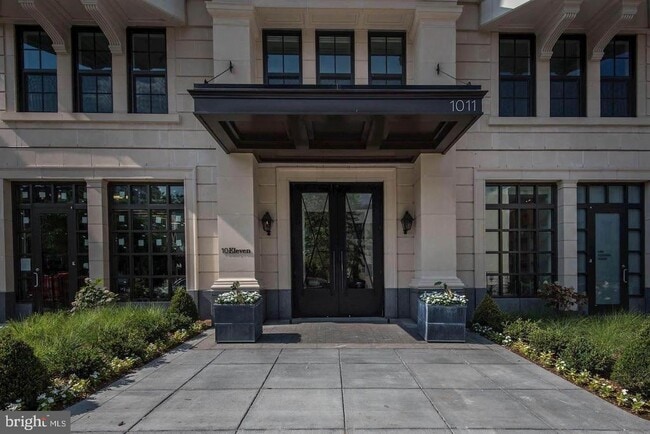 property at 1011 M St NW