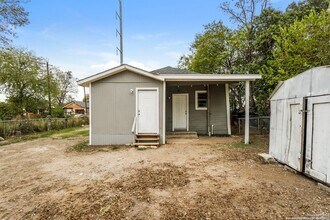 614 Delgado St in San Antonio, TX - Building Photo - Building Photo