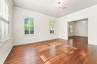 1317 Ashland St in Houston, TX - Foto de edificio - Building Photo